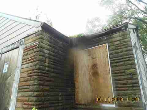 8211 Greenview (3)_m.jpg